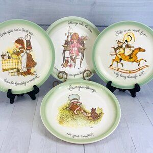 1970's American Greeting HOLLY HOBBIE COLLECTORS 4 Different Dinner Plate Set 4